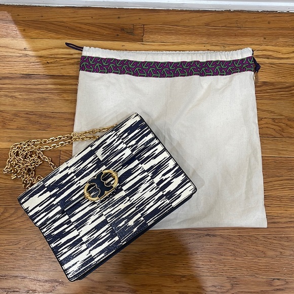 TORY BURCH - Gemini Link Snake Ladies Medium Leather Chain Shoulder Bag - Picture 4 of 17